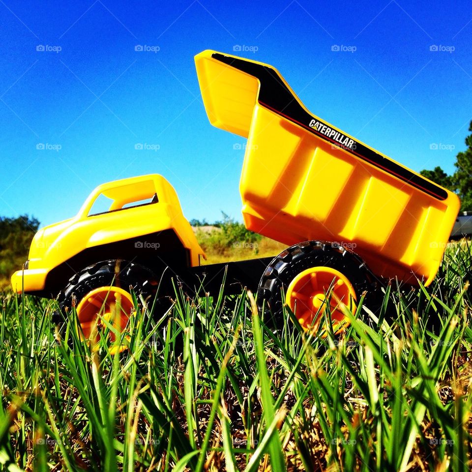 Catapillar dump truck