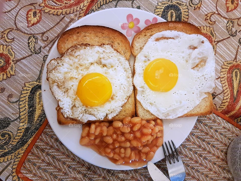 Eggs on toast with baked beans