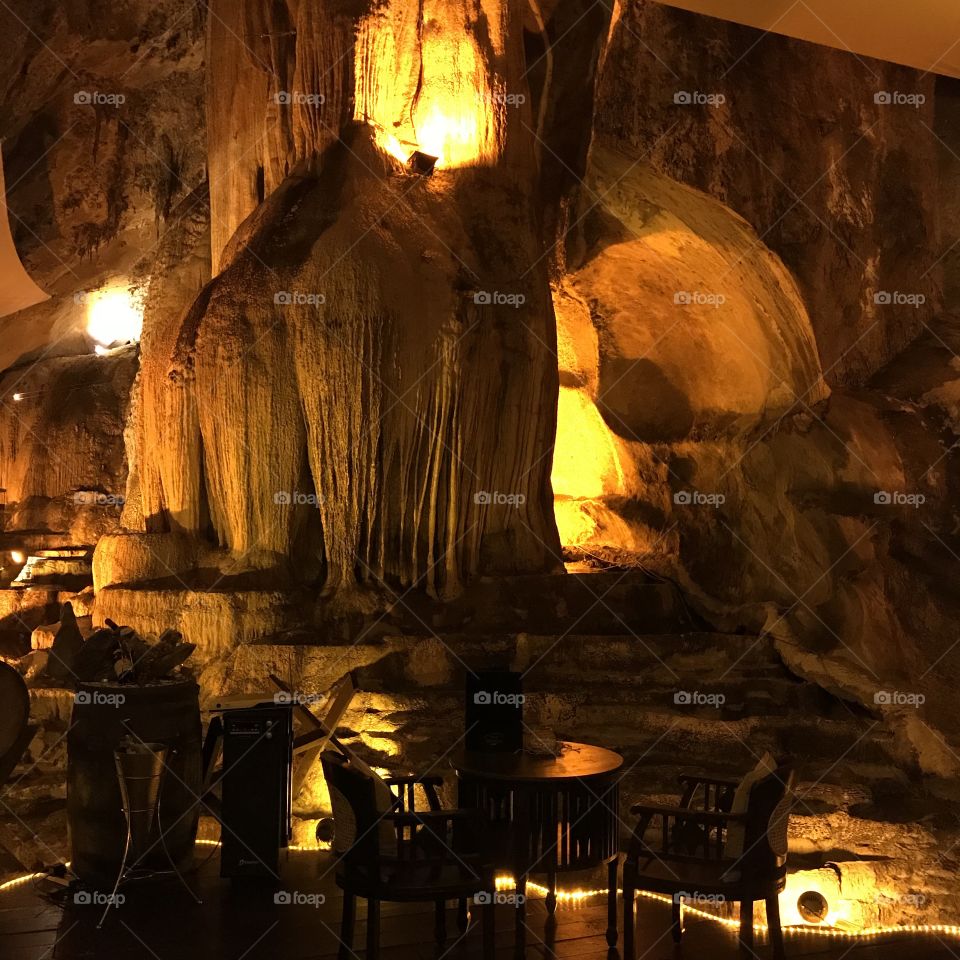 Cave Dinning