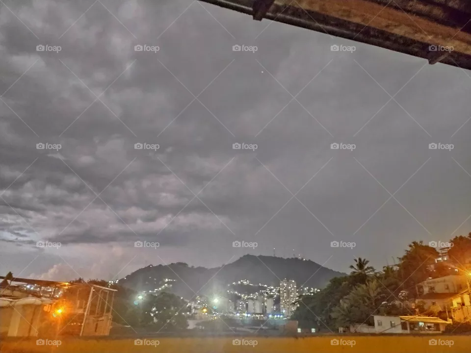 Noite Nublada