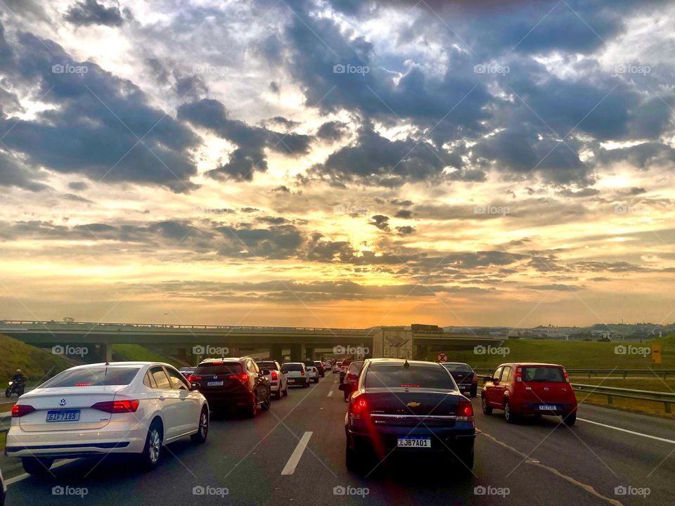 🌇🇺🇸 An extremely beautiful sunset in Jundiaí, interior of Brazil. Cheer the nature! / 🇧🇷 Um entardecer extremamente bonito em Jundiaí, interior do Brasil. Viva a natureza! 
