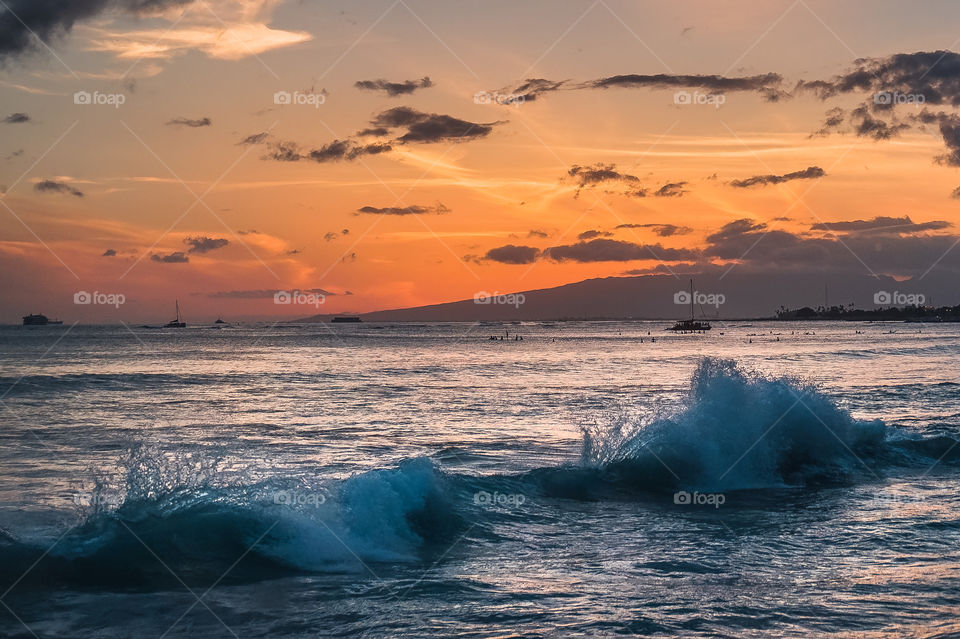 Evening sun and sea in Waikiki