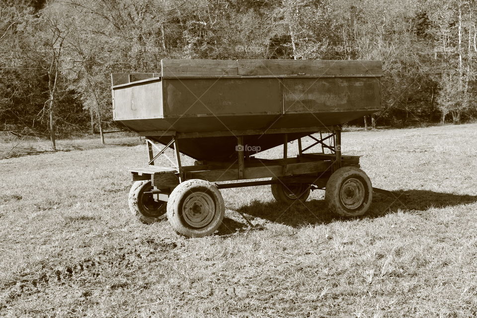 Gravity Bed Corn Wagon