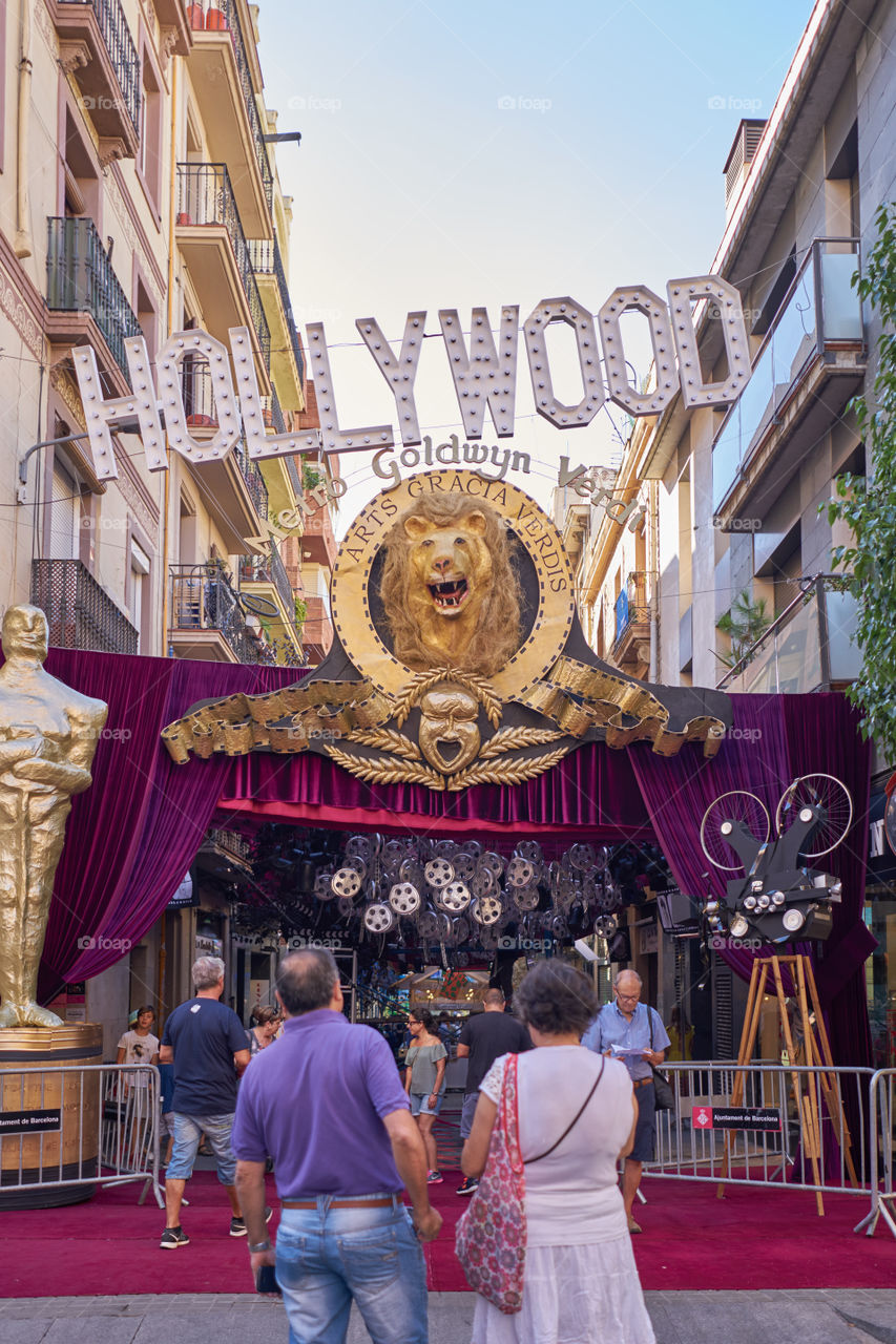 Barrio de Gracia. Primer día de Fiesta. Listos para el verdicto del jurado