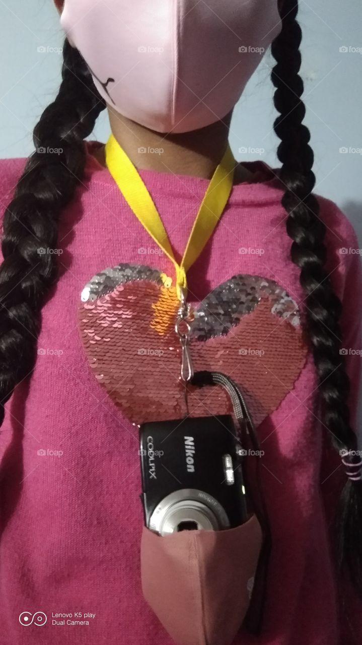 cubrebocas en la camara