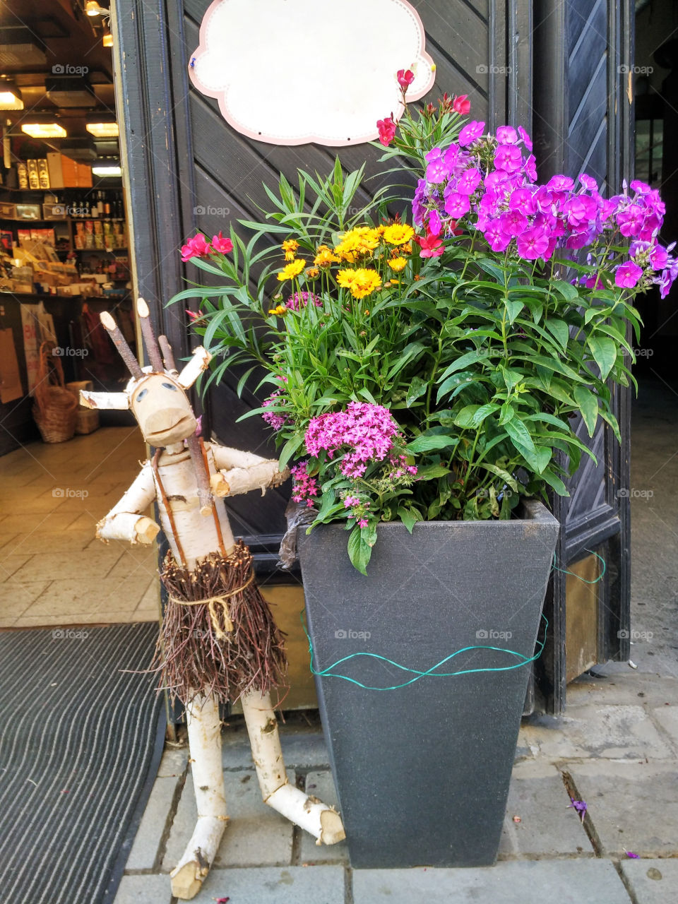 decorating the city streets with the help of flowers