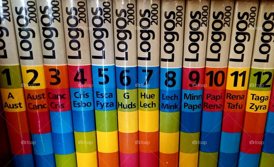 Enciclopedia por tomos