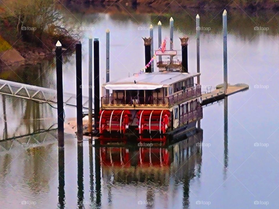 The Sternwheeler on the Willamette River in Salem Oregon