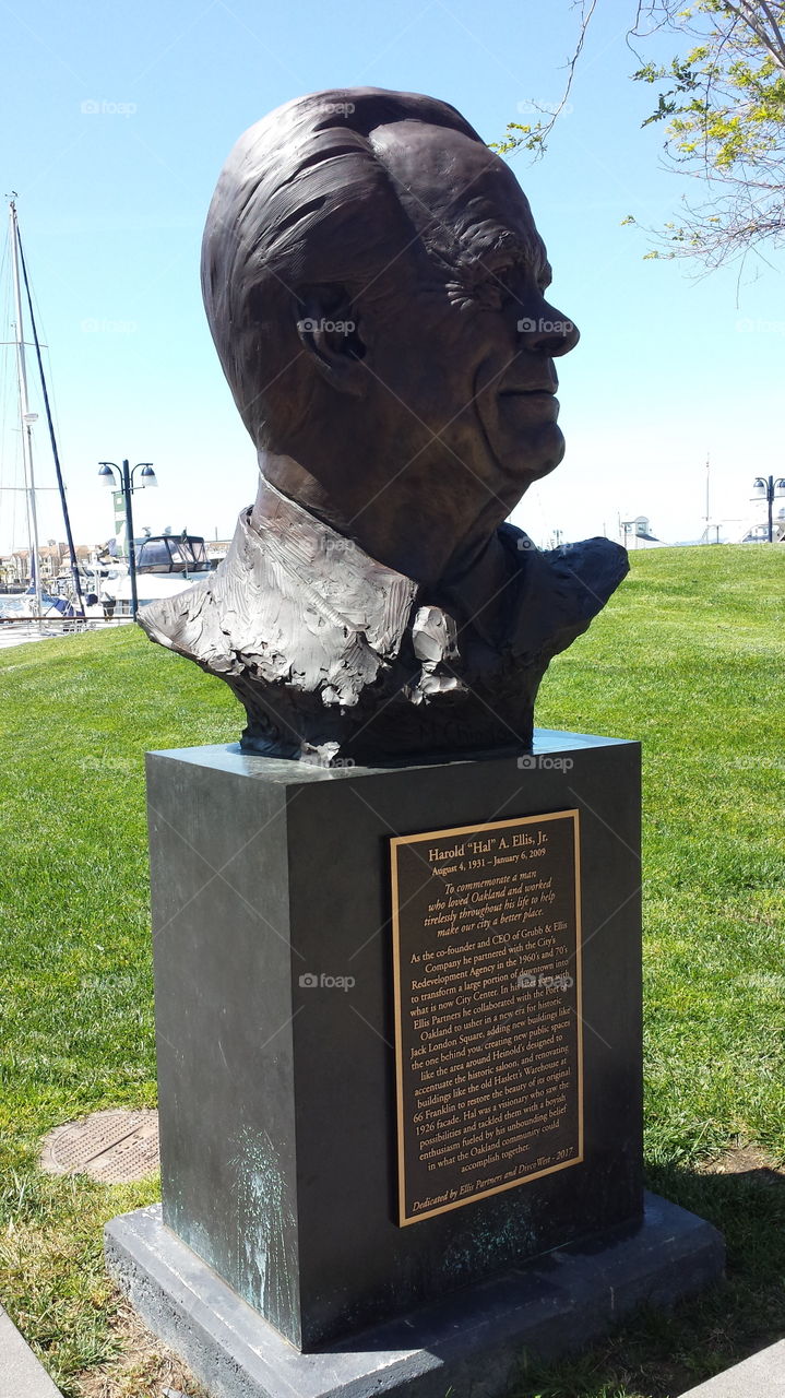 Harold Ellis Jr statue