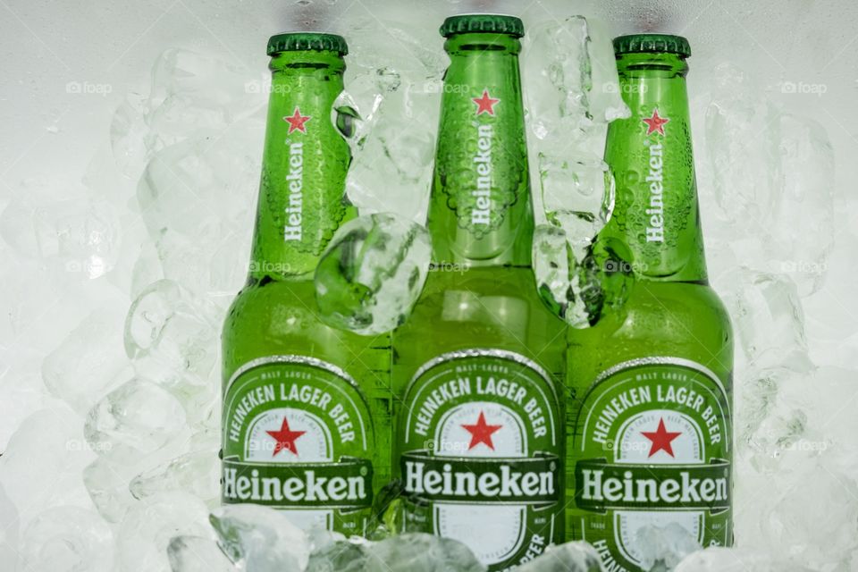 Cool down summer hot on the beach with Heineken