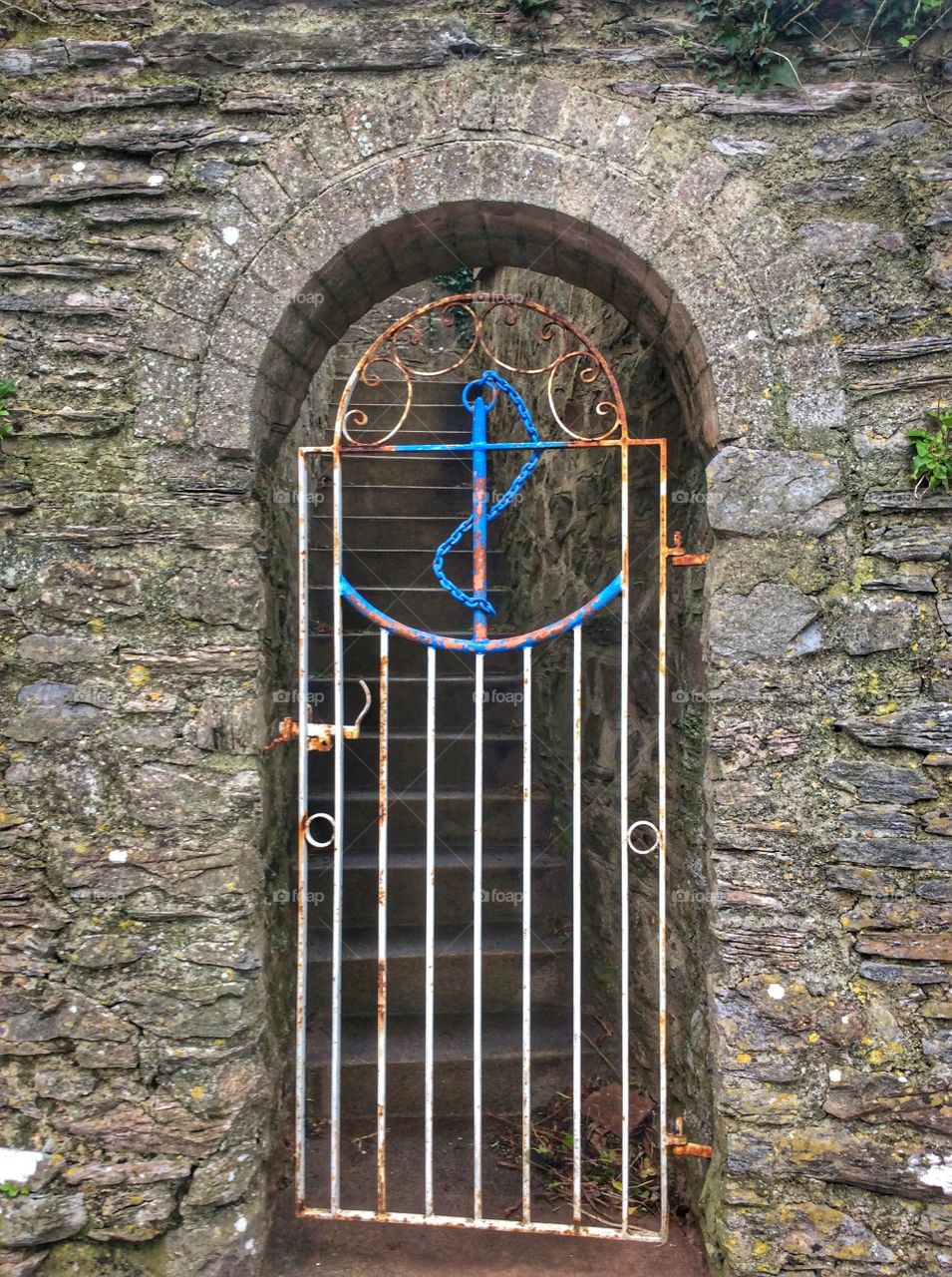 Anchor gate