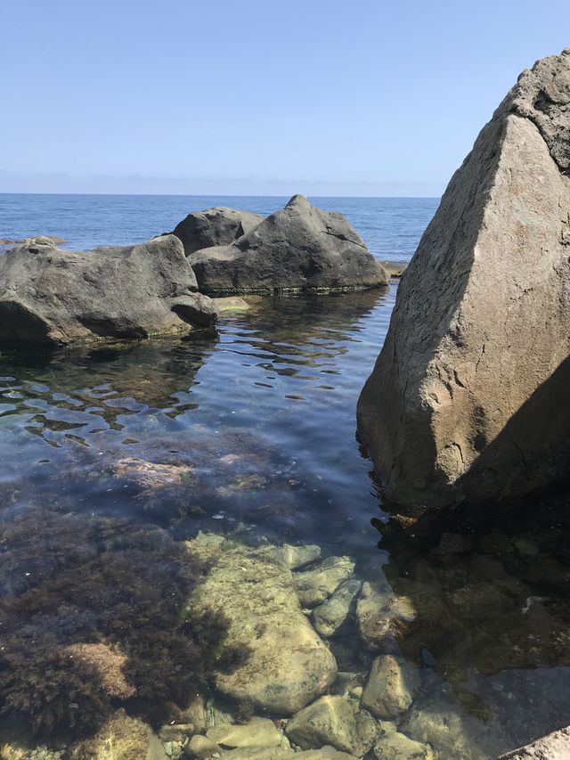 Large stones 