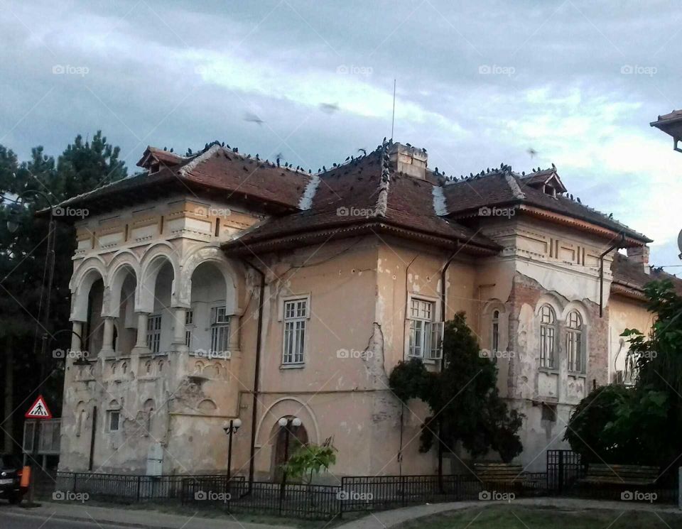 Abandoned Vintage Mansion at Dusk, Old Center, Târgoviște, Romania