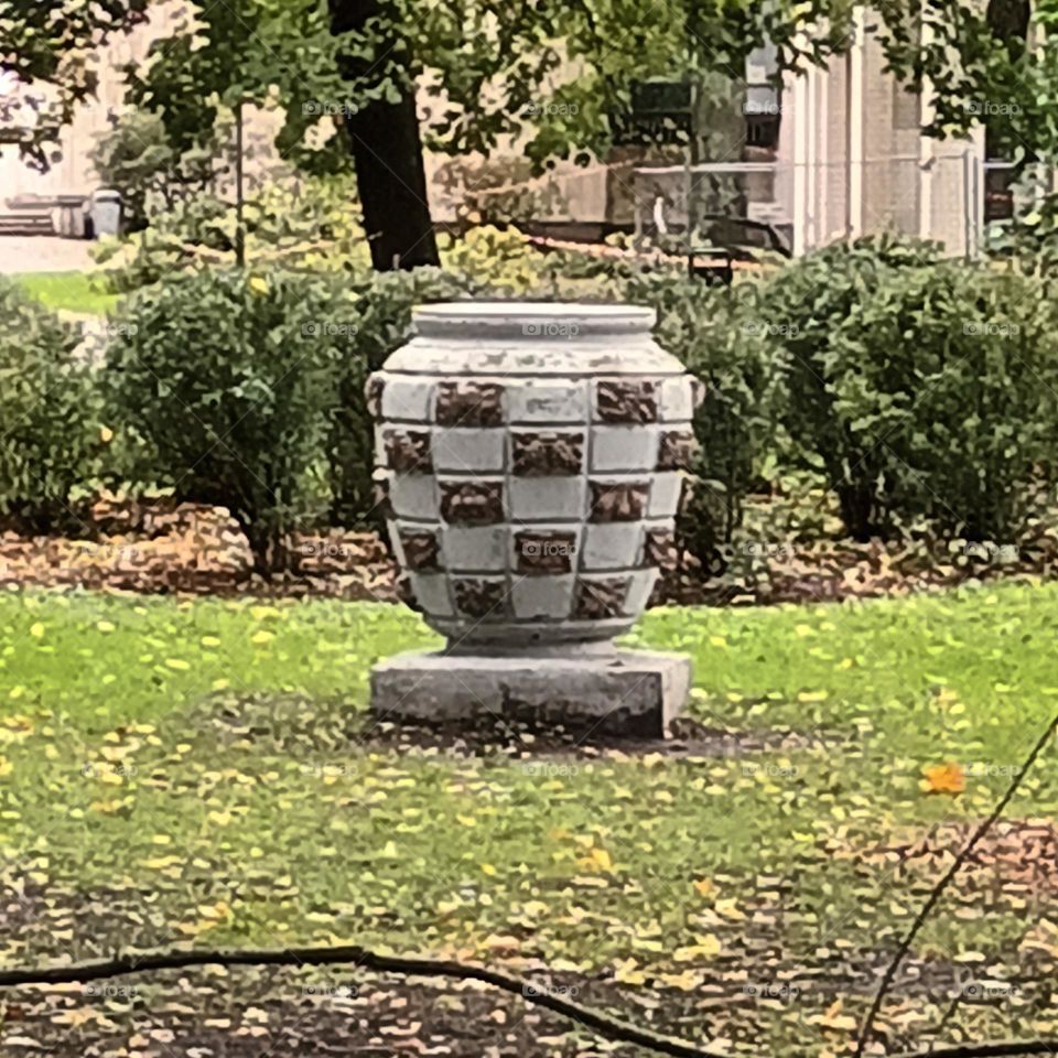 Ваза в парке Кронвальда