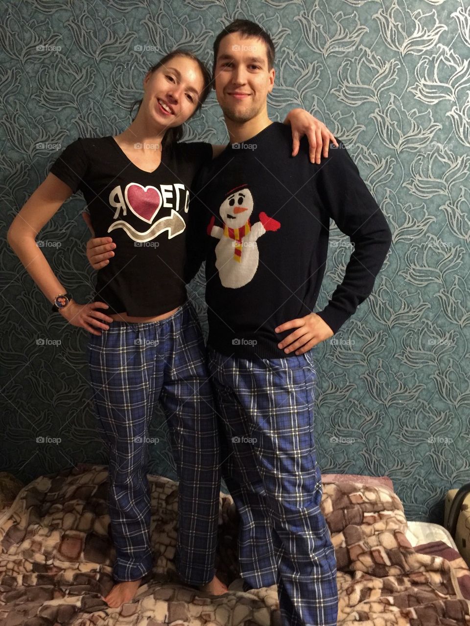 Text: "She love him" )