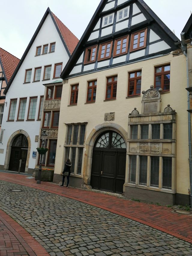 Kunst volles Haus
