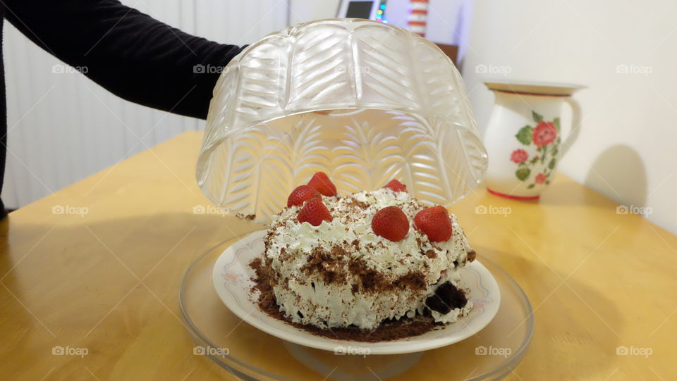 Strawberry chocolate cake