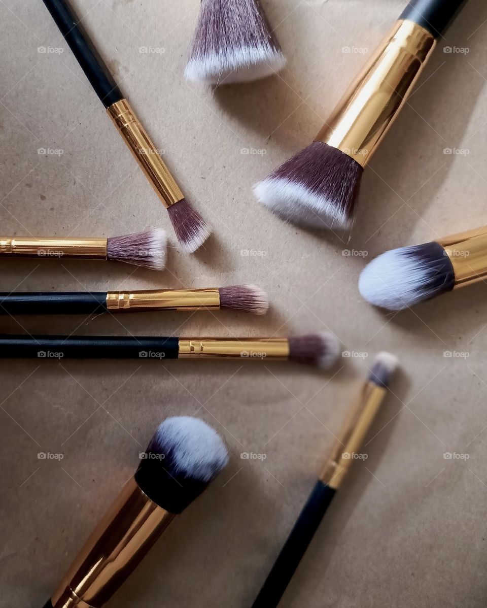 makeu up brushes