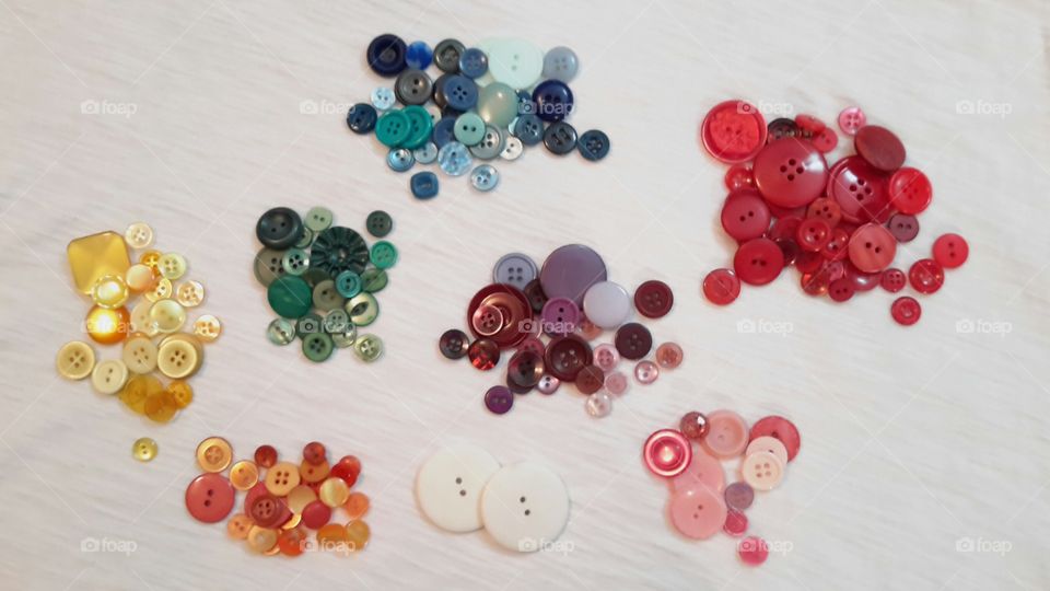rainbow of buttons. rainbow of buttons