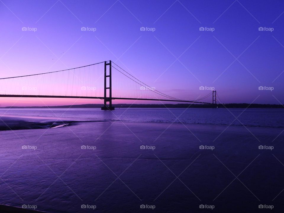 A night view of the Humber bridge 