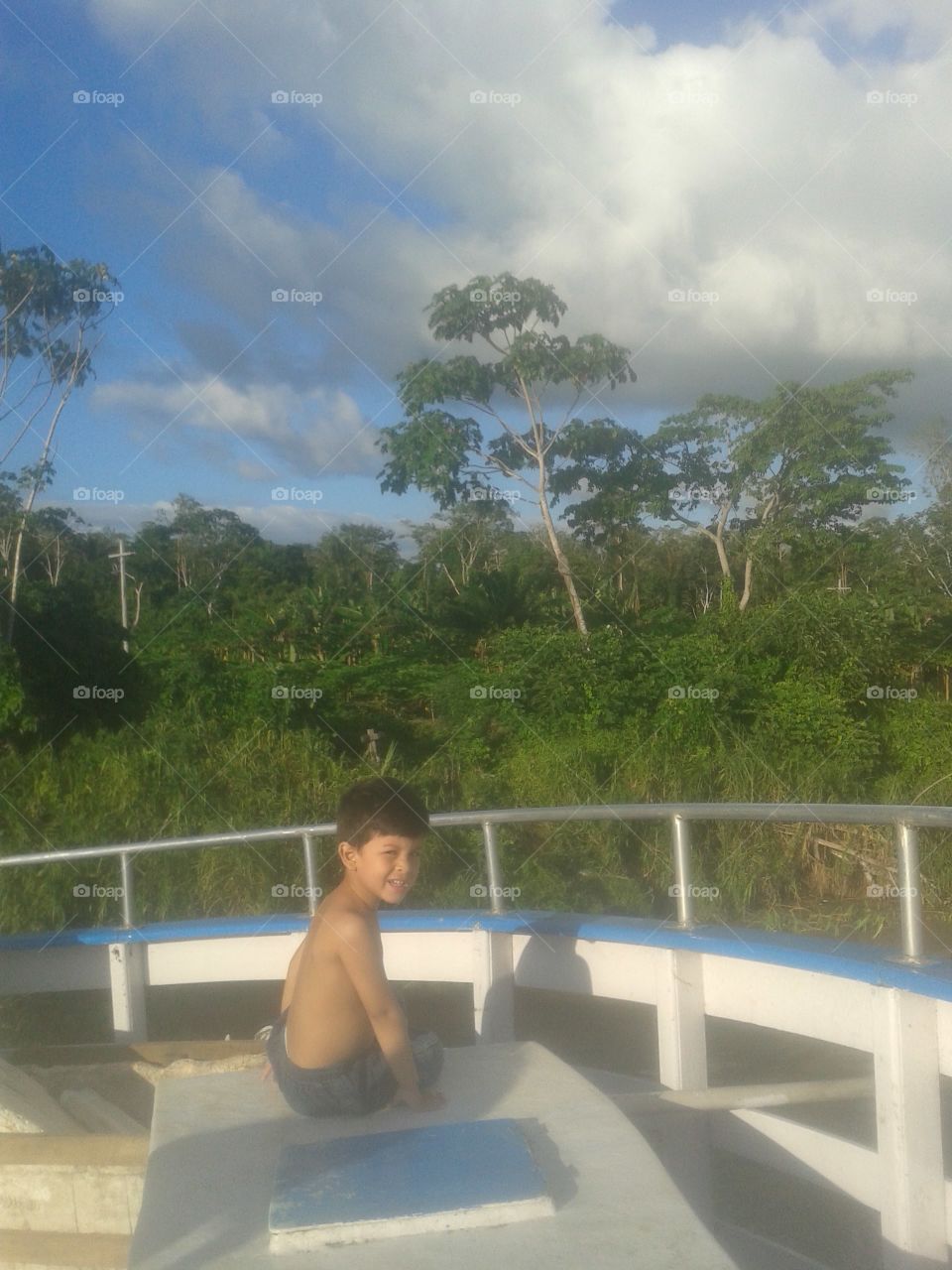 Viagem de barco. Amazonas. arvores. pulmão do mundo. Obra  perfeita de Deus. felicidade 💚💛🌿