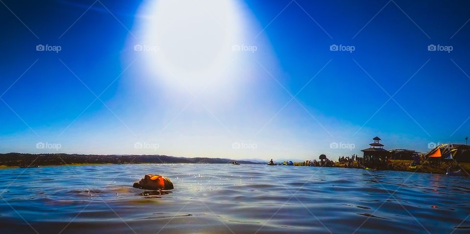 Floating by the rays