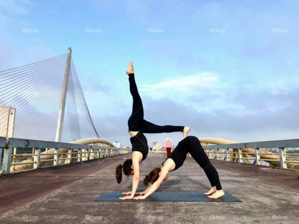 Stunning Yoga Partner