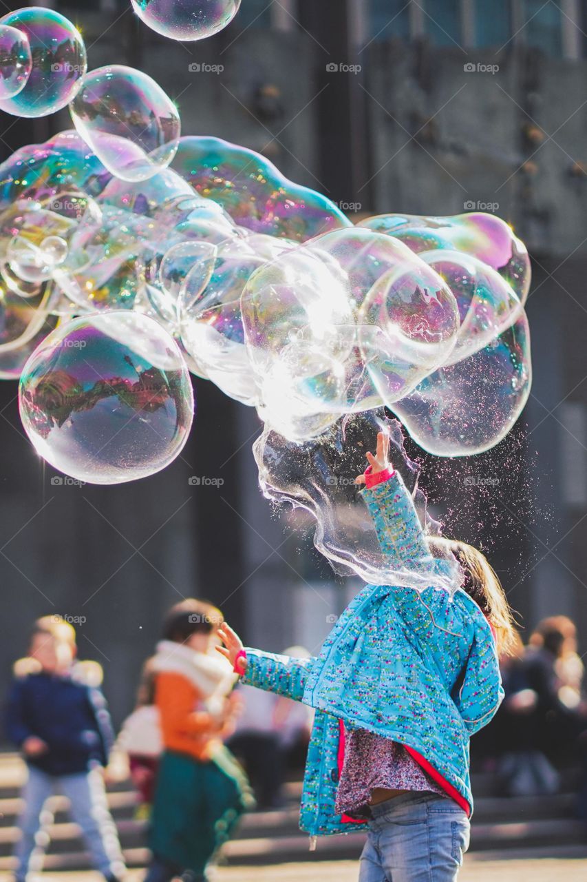 I would like describe this photo most beautiful and love bubbles