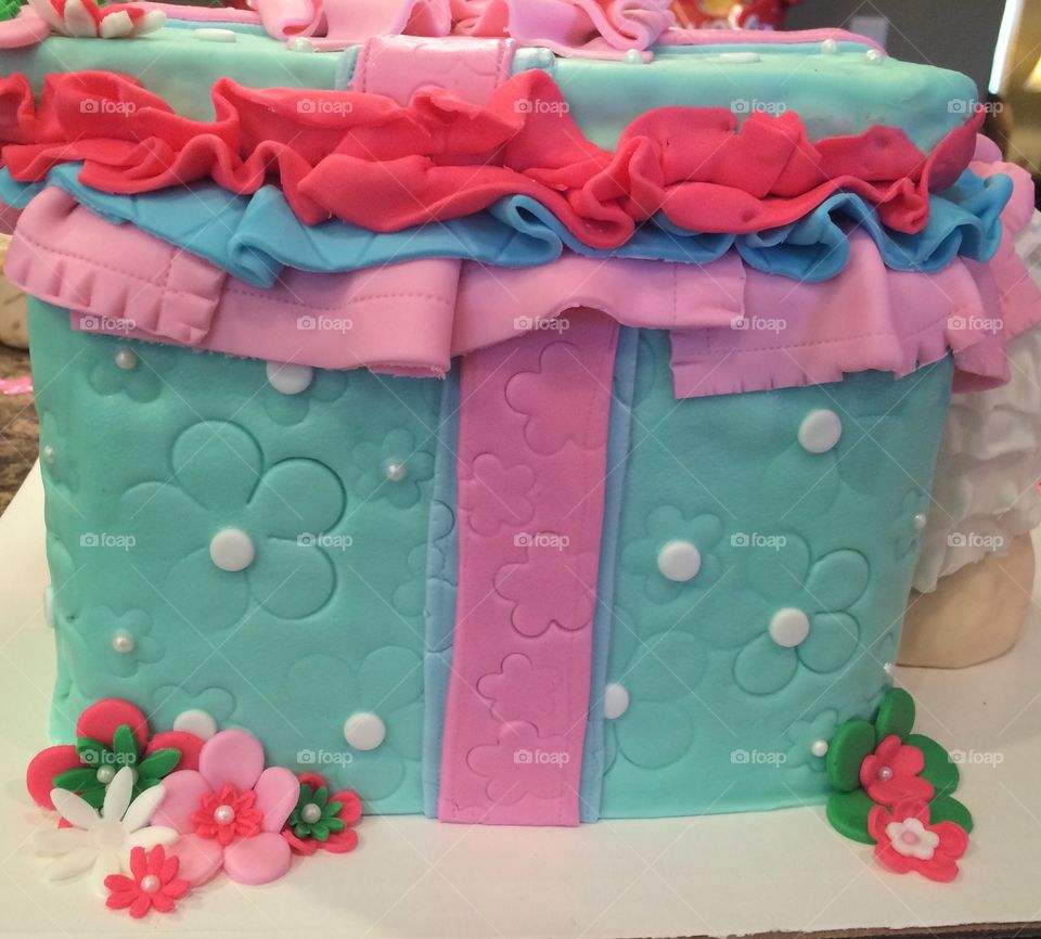 Baby shower cake