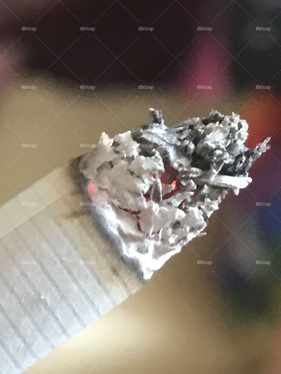 Cigarette qui brûle 