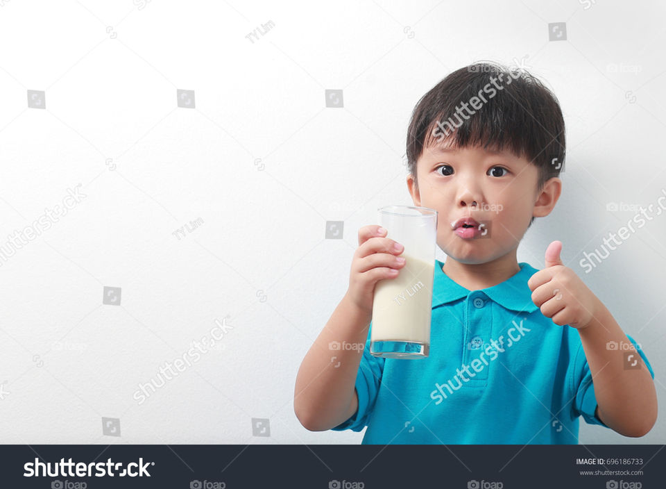 boy drink milk