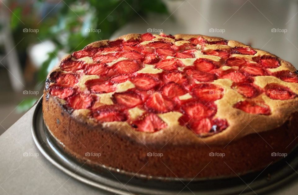 Strawberry cake