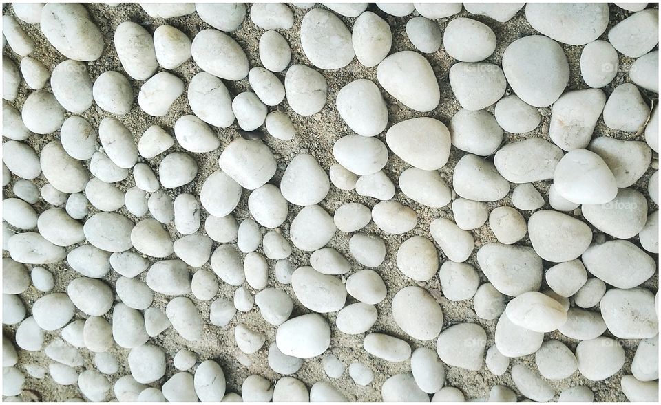 White Stones ⚙