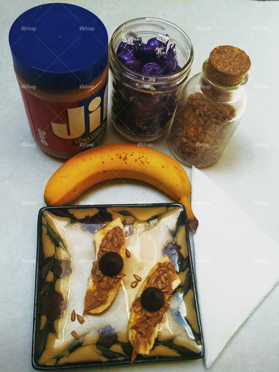 Not So Guilty Snack! Banana-Peanut butter- Dark Chocolate Kiss- Roasted Sunflowers
