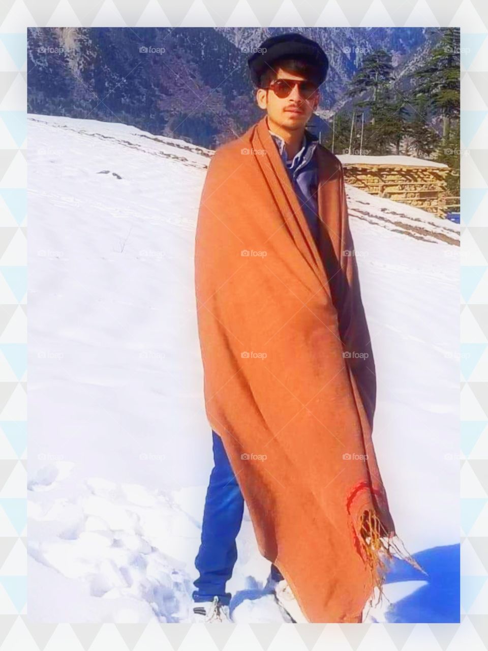 This young man wearing a big scarf on his body to protect him from the cold.
He is from a far place, very far from here.
The road on the way is not easy as what he imagine.
But thanks to God he manage to have his steps in this icy mountain.