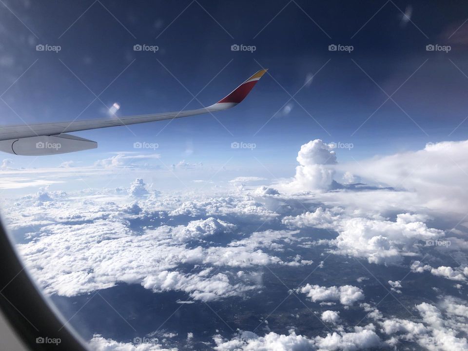 Avión y el gran cielo 