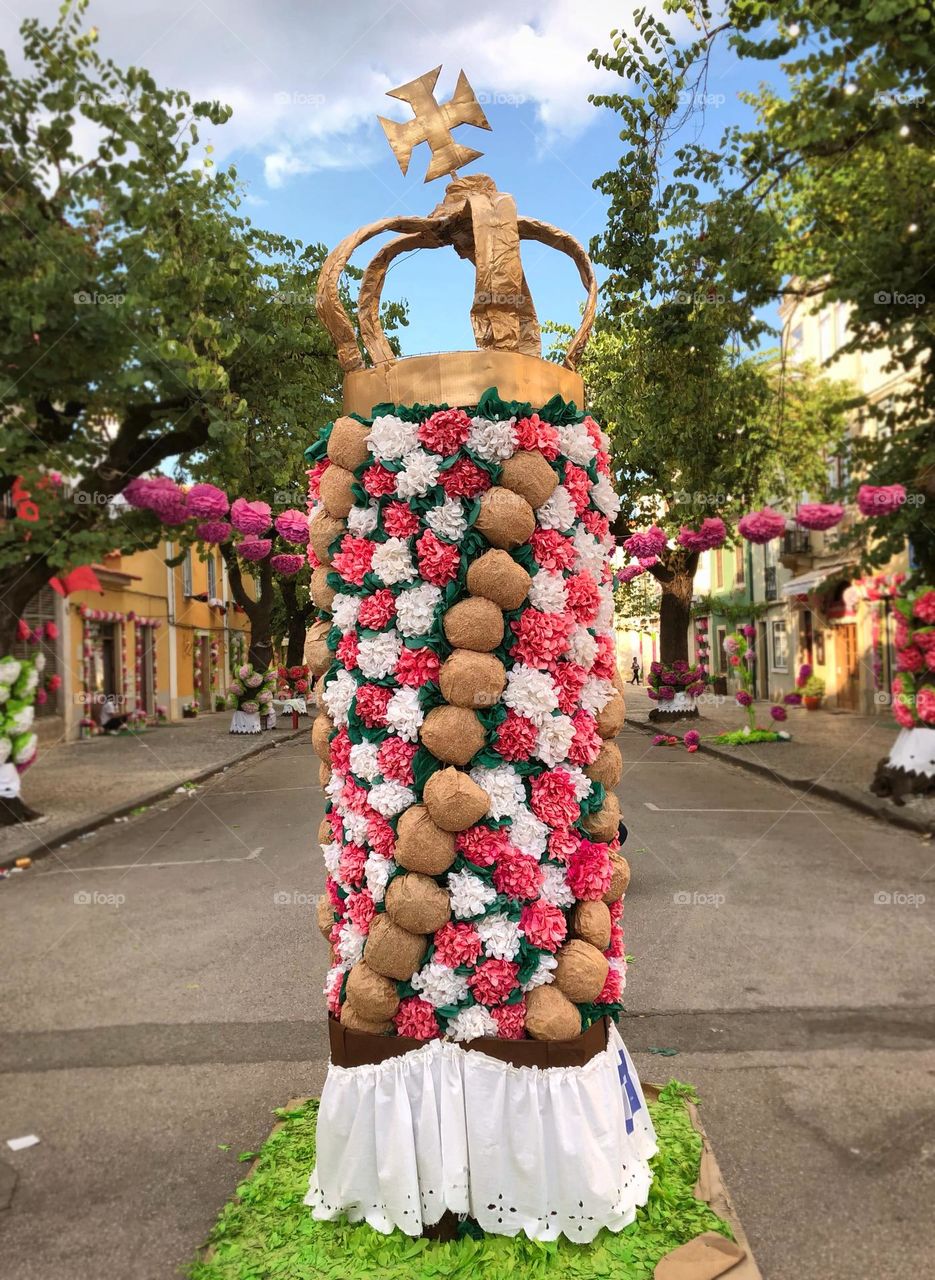 A large size representation of the trays carried during the procession of Festas dos Tabuleiros in Tomar, 2019