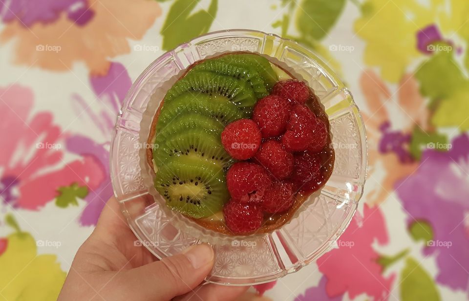 kiwi raspberry tart treat