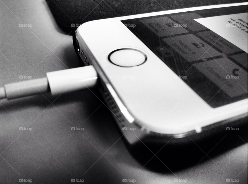 iPhone 5 charging