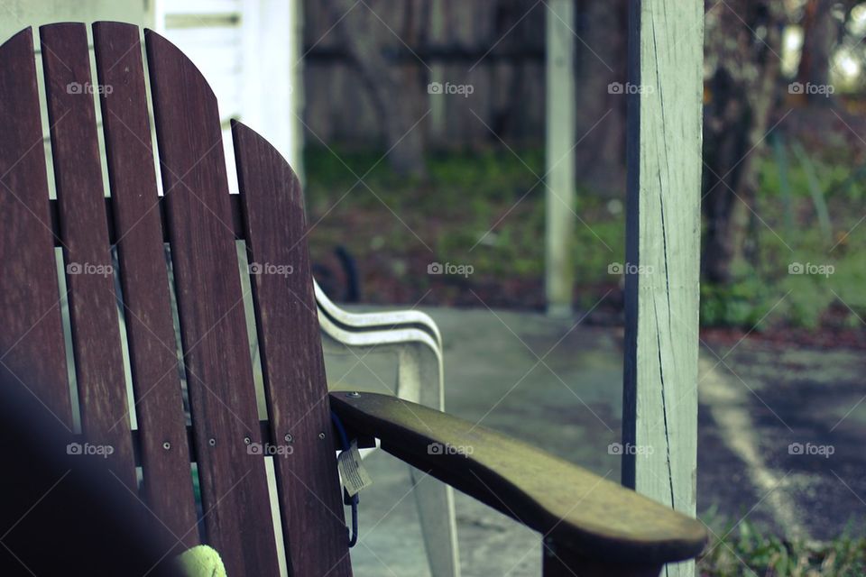 WOODEN ROCKING CHAIR