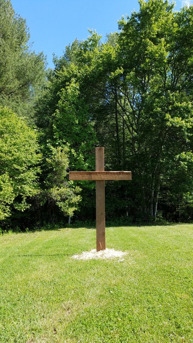 cross for an outside wedding