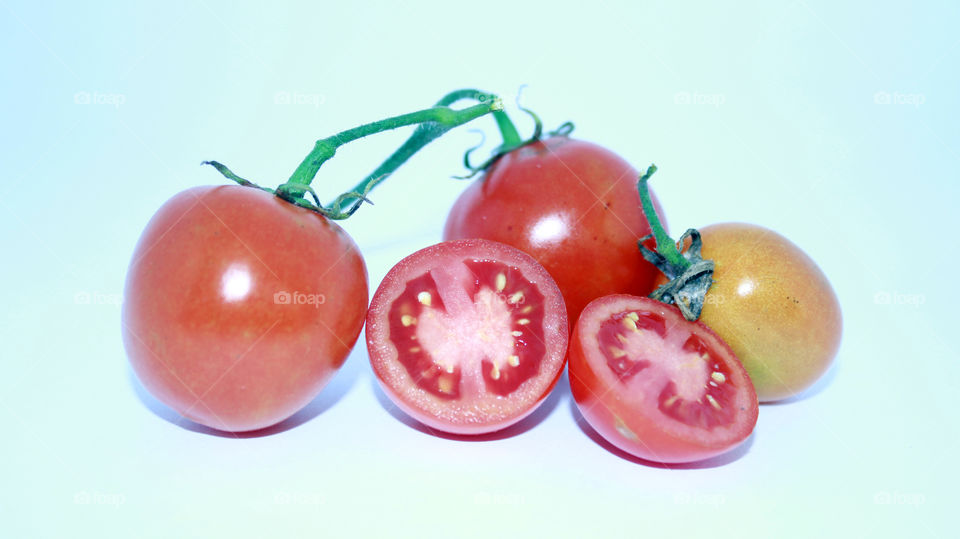 Tomatoes fresh picture and high quality, perfect for advertising.