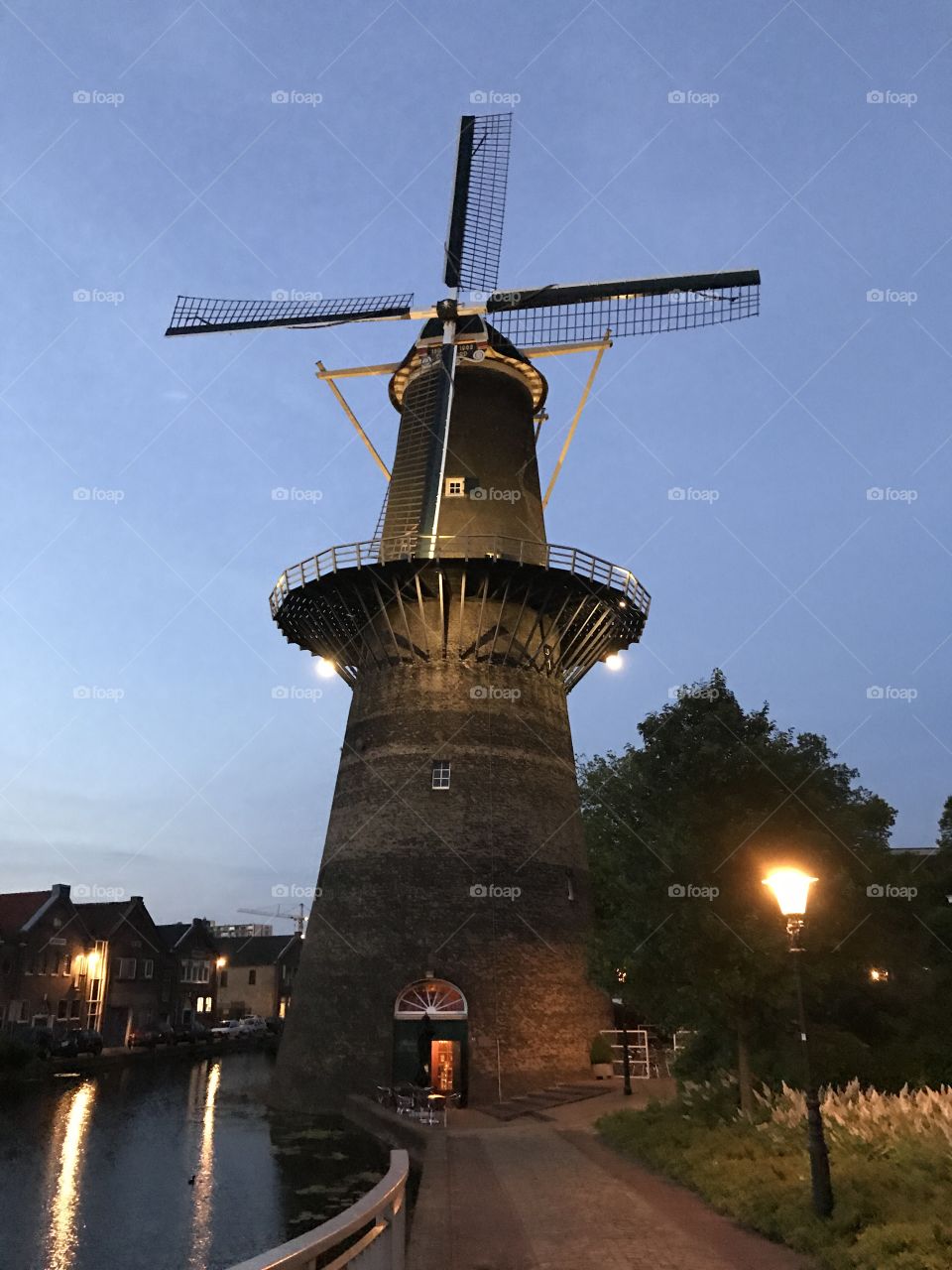 Windmill 
Netherlands 
Dusk
Evening 
Old
