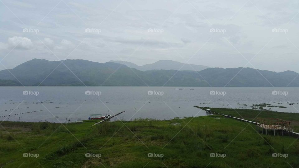 Lago, montañas, agua, muelle, orilla, malecon, cielo, clima, neblina, lluvia