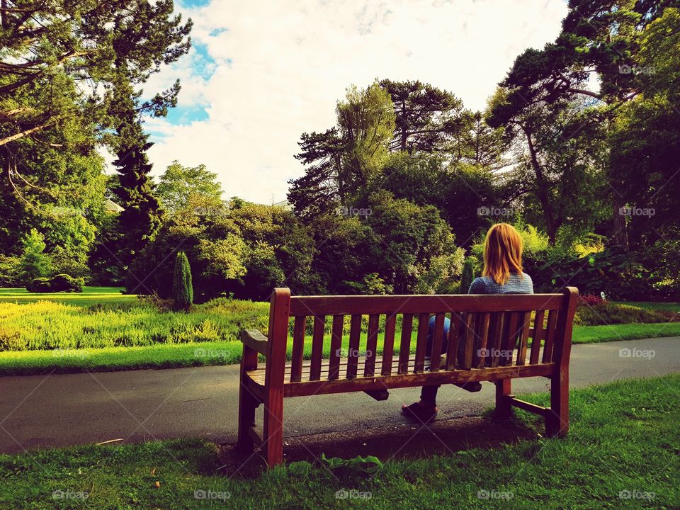 girl on the bench in the park