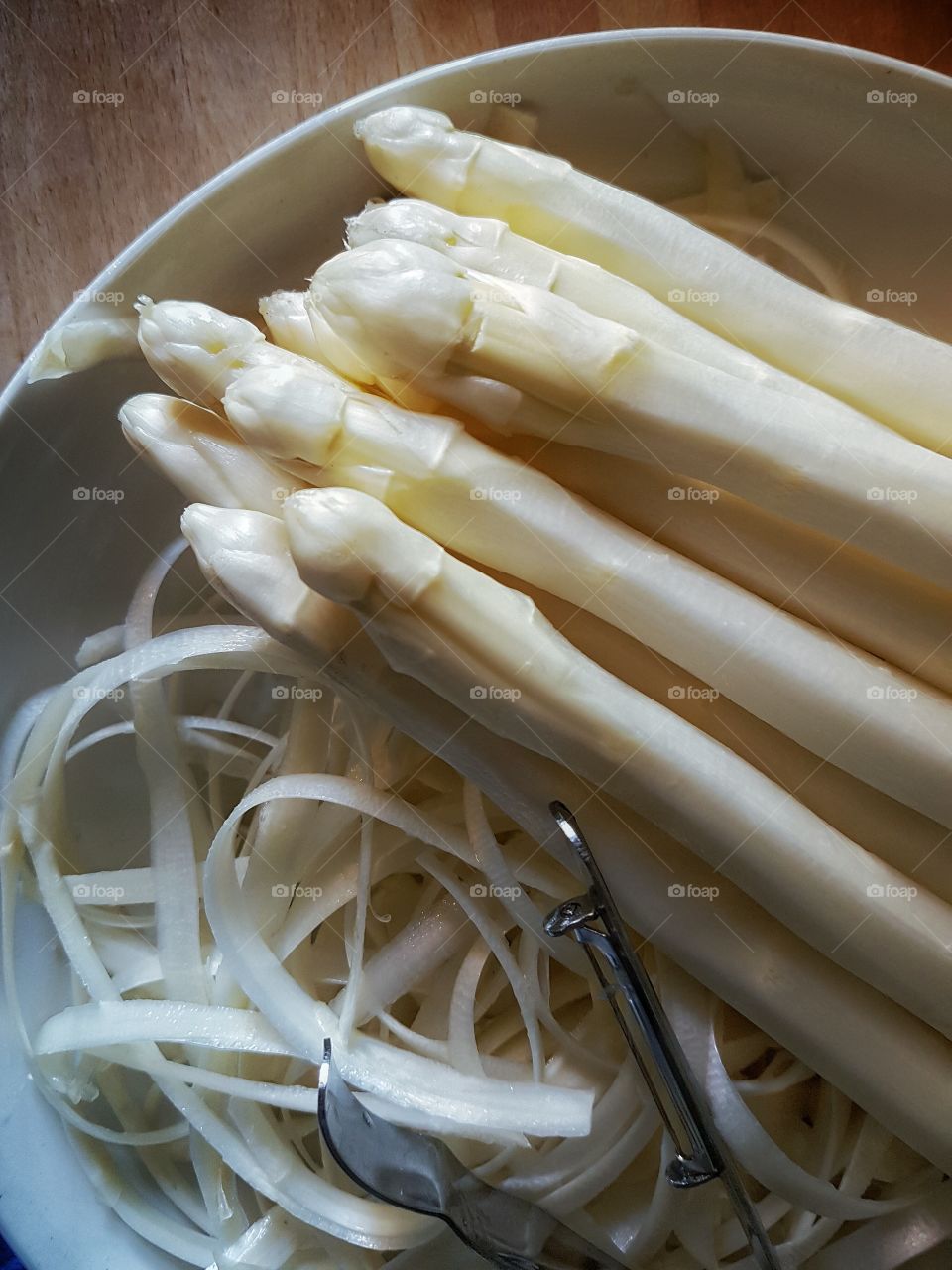 fresh shelled white asparagus