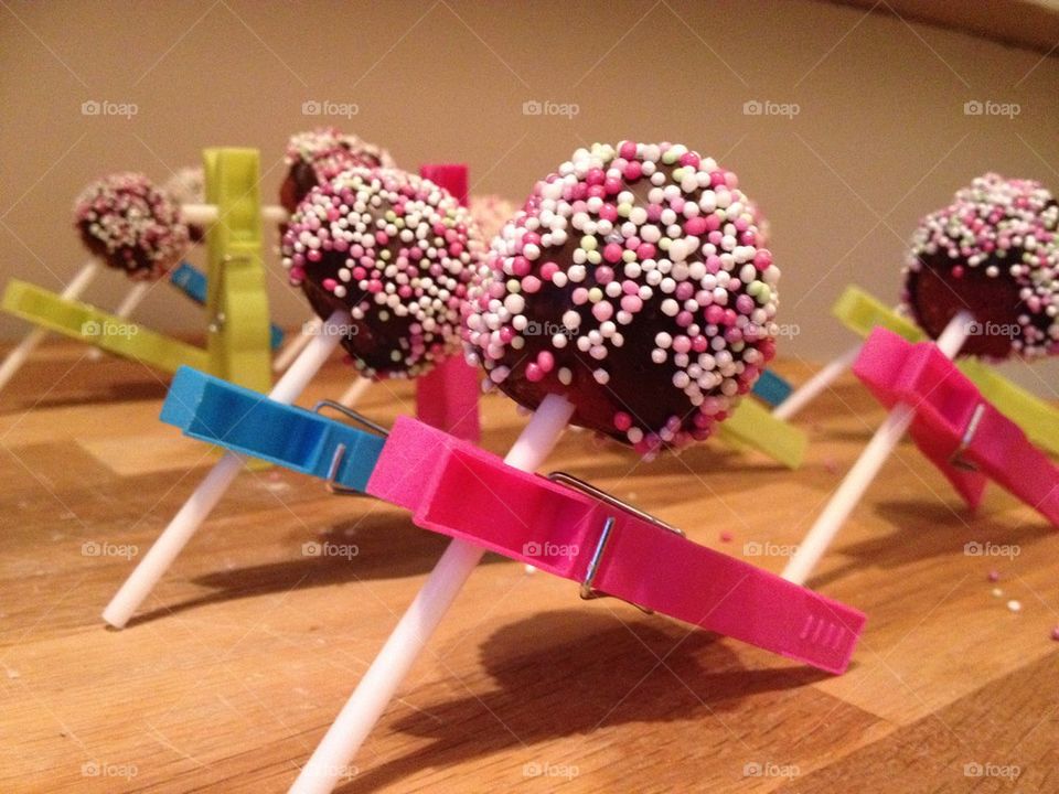 Baking cake pops