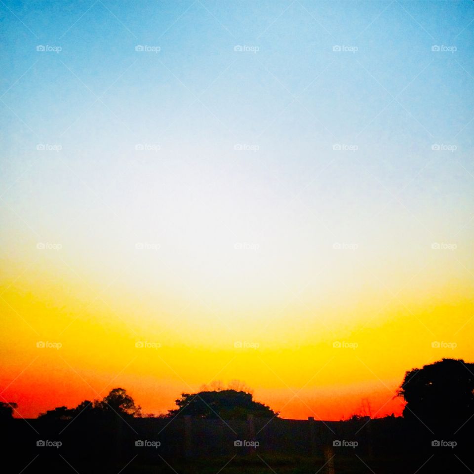 🌅Desperta, #Jundiaí!
Ótima 5a feira a todos.
🍃
#sol
#sun
#sky
#céu
#photo
#nature
#manhã
#morning
#alvorada
#natureza
#horizonte
#fotografia
#paisagem
#inspiração
#amanhecer
#mobgraphy
#FotografeiEmJundiaí