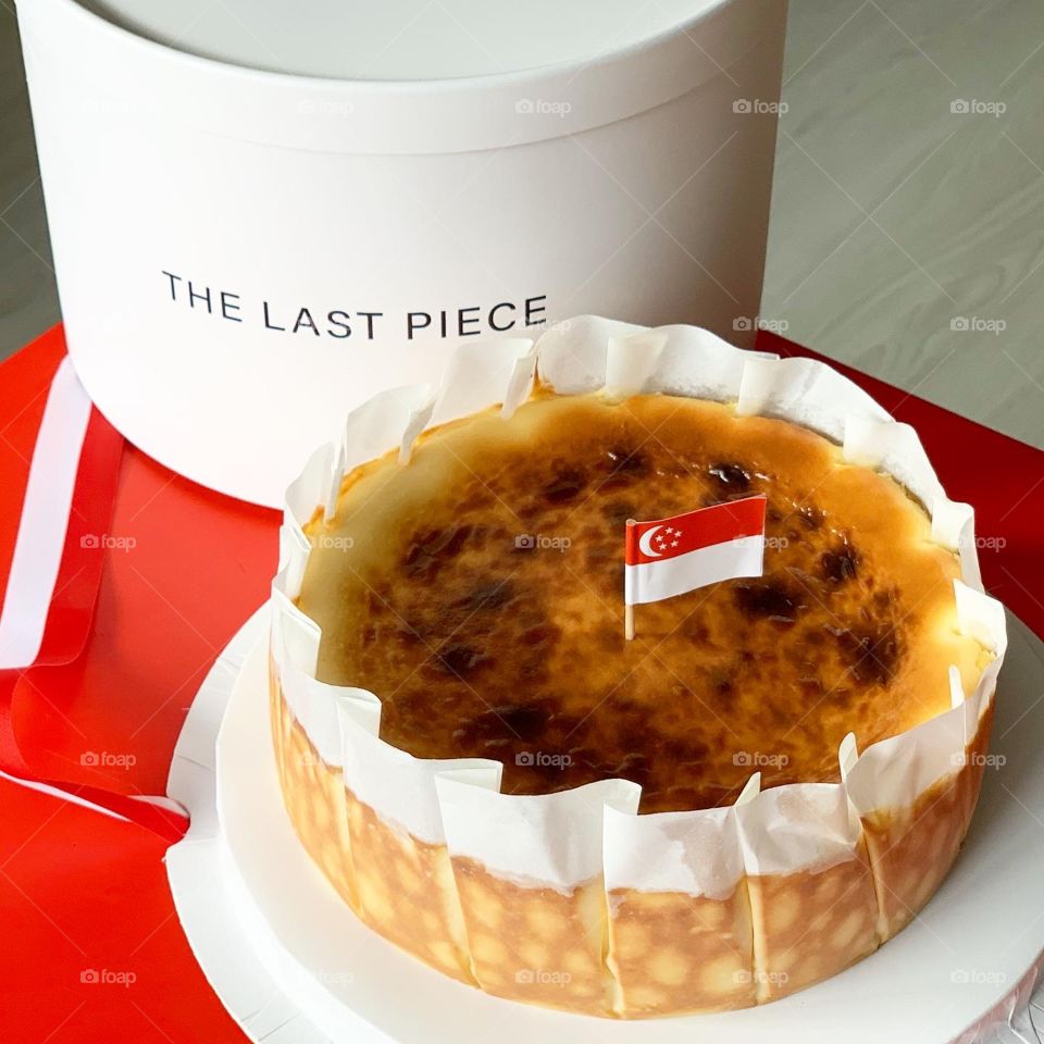 Japanese style burnt cheesecake that’s gooey on the inside and caramel used burnt top, celebrating Singapore’s birthday 