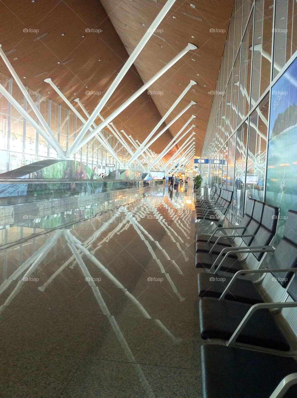 Kuala Lumpur International Airport, KLIA, passage to the boarding gates